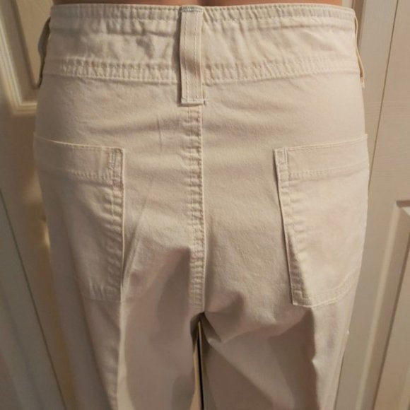 NEW RIDERS BY LEE BEIGE CAPRI W/POCKETS, FRONT, BACK & SIDE OF KNEES SIZE 6 - Picture 5 of 6